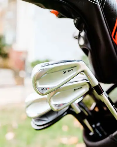 Srixon ZX4 iron set Right handed, stiff shaft 4-PW Never used, still in original packaging