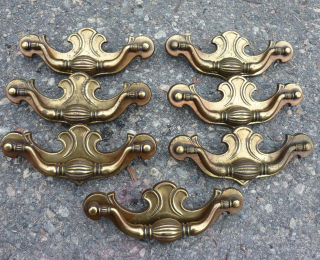 Set of 7 Brass Cabinet or Drawer Pull Handles Vintage Canada in Dressers & Wardrobes in Sudbury