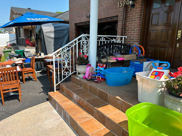 Garage sale 1524 Rosebella | Garage Sales | Ottawa | Kijiji