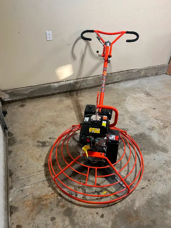 Conmec CT436 Walk Behind Power Trowel in Power Tools in Belleville - Image 3