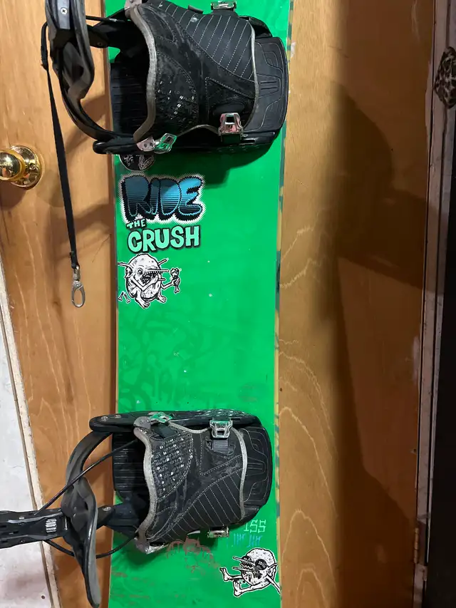 Ride the crush snowboard w/bindings in Snowboard in Kitchener / Waterloo - Image 3