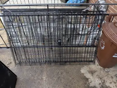 Cage pour chien de grande race à vendre 46 x 30 Vous cherchez un espace sûr, sécurisé et confortable...