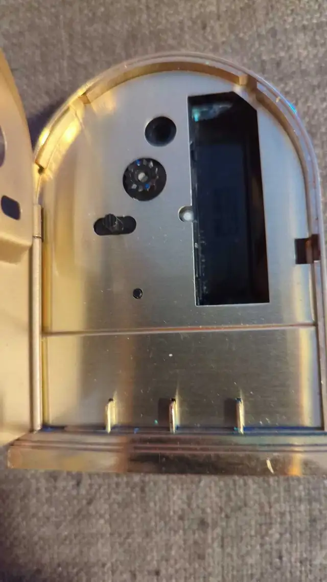 Howard Miller Desk clock  in Home Décor & Accents in Peterborough - Image 4