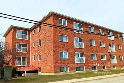 Condo Unit for Rent--Westport, ON--Available July 1st