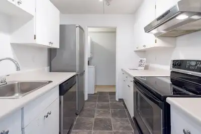 One bedroom condo for rent with large private balcony facing 110th Street. Freshly painted and newer...