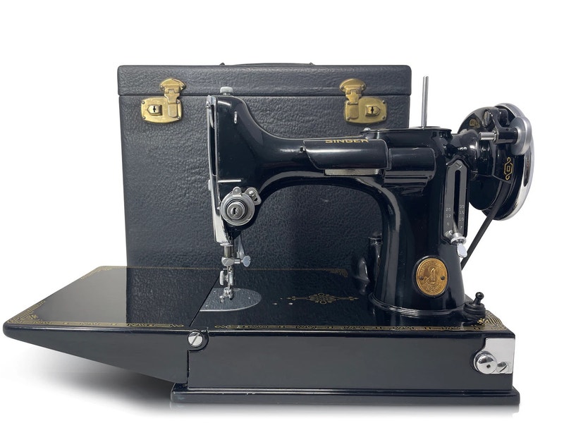 Rare 1934 Singer Featherweight 221 Sewing Machine Hobbies & Crafts