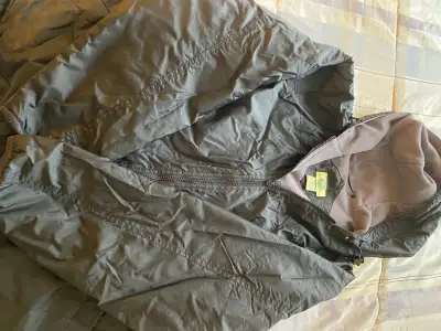 This warm and cosy Northern Spirits jacket/windbreaker is perfect for the chilly days ahead! It's a...