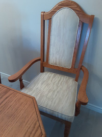 SOLID WOOD DINING CHAIRS IN LIKE NEW CONDITION FOR SALE