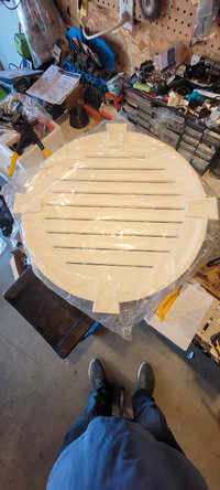 Round gable vent