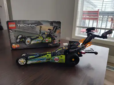 Lego Technic set 2 in 1 Dragster, very good condition.