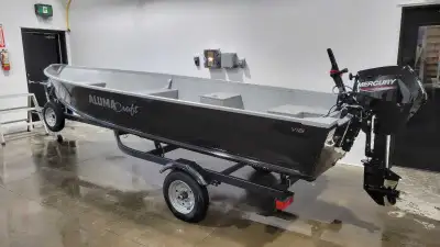 2024 Alumacraft 16V Fishing boat - 16ft long - Full vynil flooring - Under seat storage - 20HP Mercu...