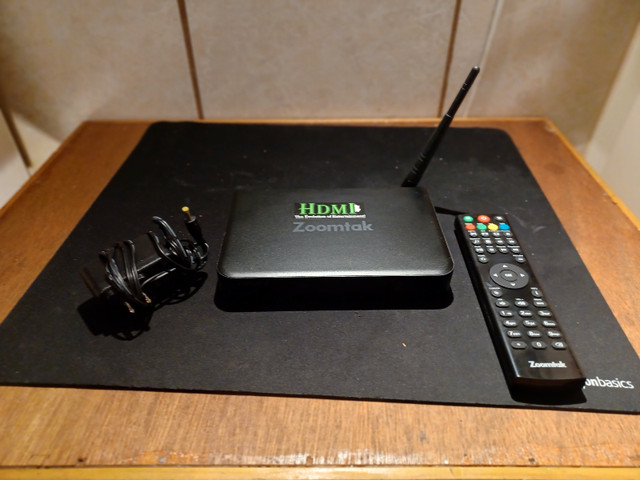 Android TV Box Zoomtak T8 plus-2 , HDMI cable, Remote in General Electronics in London - Image 3
