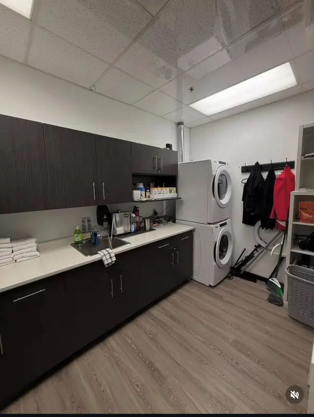 TREATMENT ROOM FOR RENT in Commercial & Office Space for Rent in London - Image 6