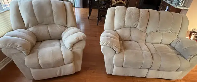 3-piece Reclining Couch Set in Couches & Futons in Kingston - Image 4