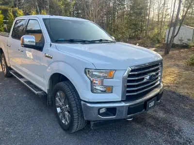 F150 2017 XTR avec 180 000 km. 5 places avec console centrale, sièges chauffants, couverts de boite...