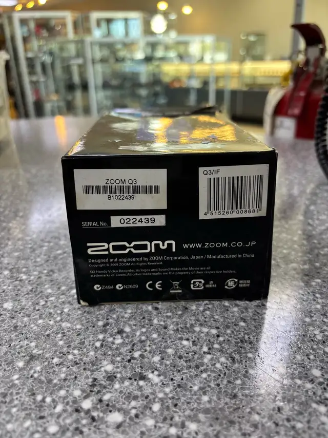 Zoom Q3 Handy Video Recorder in Pro Audio & Recording Equipment in Oshawa / Durham Region - Image 6