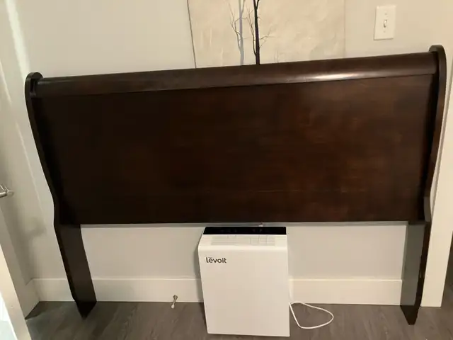 Queen size wooden  headboard in Other in City of Halifax - Image 4