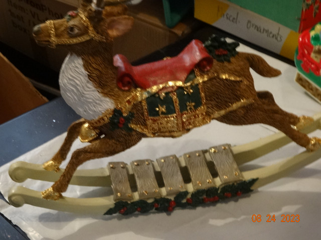 Reindeer , molded, excellent detail, minor repair in Holiday, Event & Seasonal in Kelowna - Image 3