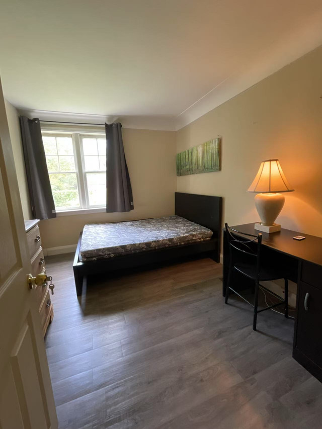 AC | $650/Room | Student Group Rental – 5-Bedroom House UW/WLU in Long Term Rentals in Kitchener / Waterloo - Image 4