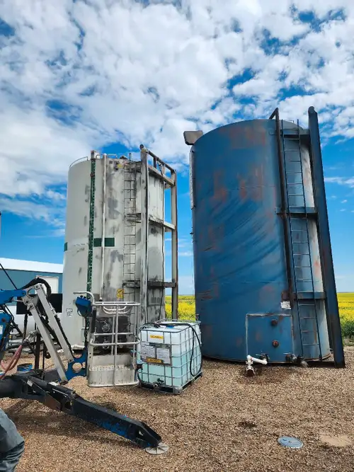 We Sandblast and paint on site °Rusty Fertilizer Bins inside and out °Fual Tanks °Metal tanks °Steel...