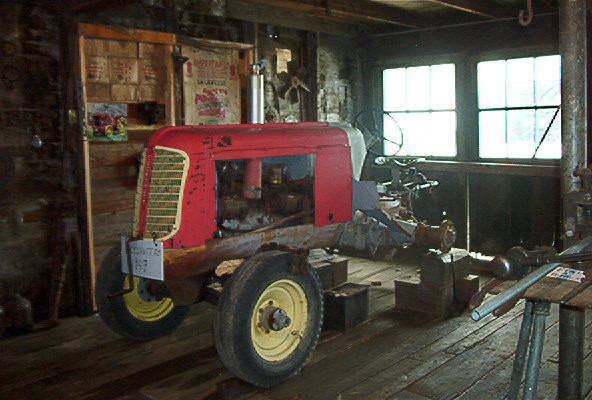 antiquité : Tracteur agricole dans Art et objets de collection  à Victoriaville - Image 3