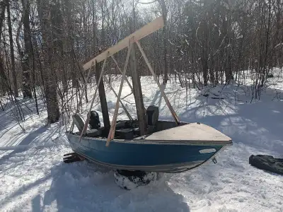Chaloupe 14' jumbo princecraft yukon 1990 (anciennement springbok), transom refait en 2019 Intérieur...