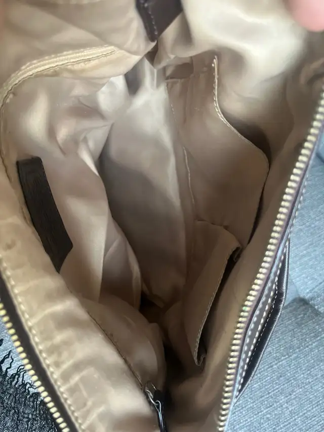 Coach Women's Vintage Brown Crossbody & shoulder Bag in Women's - Bags & Wallets in Mississauga / Peel Region - Image 7