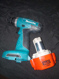 Makita 14.4 volt drill 30$  with one battery no charger