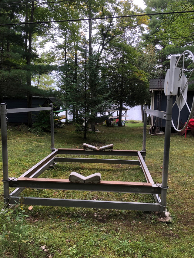 ShoreStation Aluminum Vertical Boat Lift in Powerboats & Motorboats in Barrie - Image 2