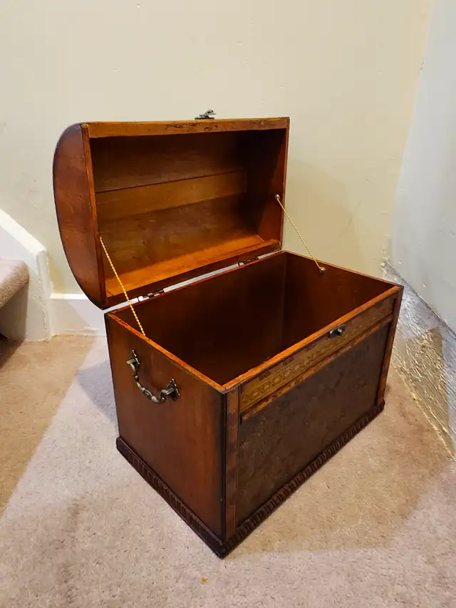 Treasure Chest in Arts & Collectibles in Ottawa - Image 3