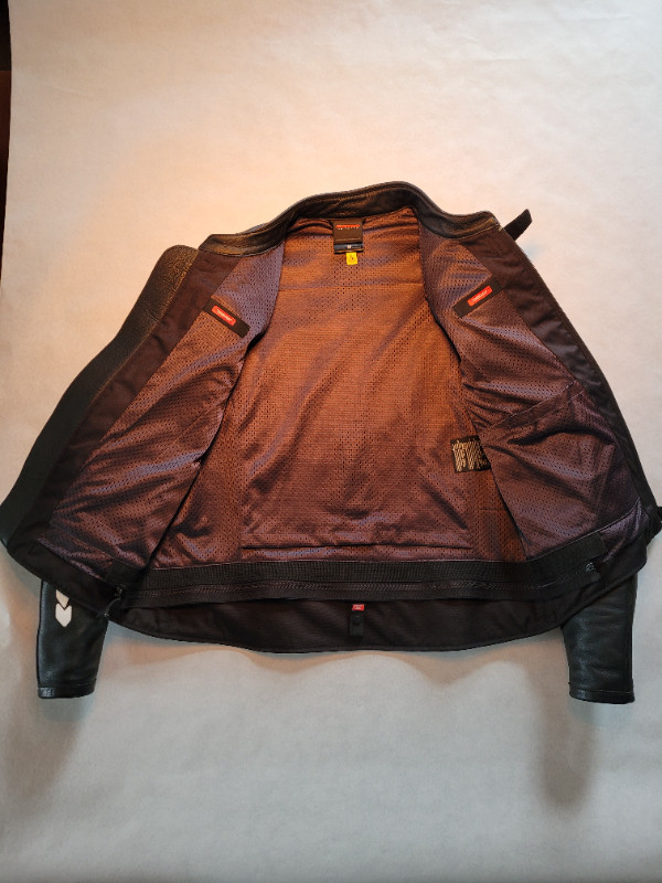 Manteau de moto en cuir de la marque SPIDI dans Hommes  à Victoriaville - Image 4