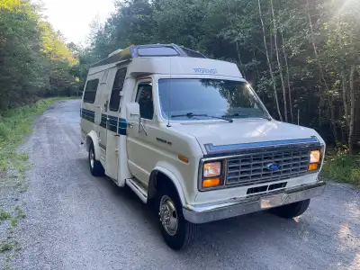 For sale a 1990 Ford Econoline Motorhome as shown in the pictures. Starts runs and stops. Works awes...