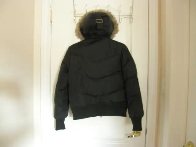 Woman light and winter jacket XS in Women's - Tops & Outerwear in Markham / York Region - Image 7