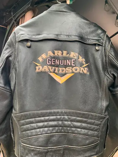 Excellent condition men’s rare Limited Edition “Victory” Medium, Large or XL jacket. The distressed...