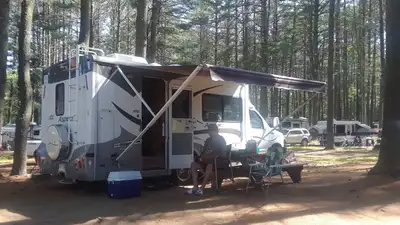 Je vends mon Winnebago Aspect 2005, un VR de classe B en excellent état. Ce véhicule est parfait pou...