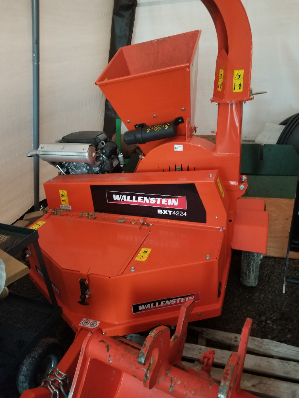 2022 Wallenstein wood chipper for sale in Outdoor Tools & Storage in North Bay - Image 3