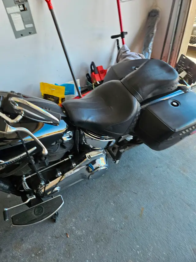 Motorcycle in Street, Cruisers & Choppers in Vernon - Image 4