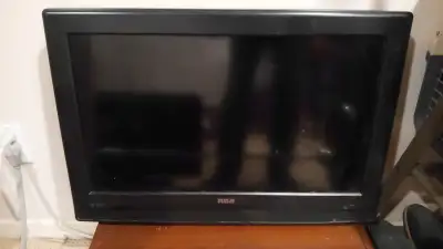 RCA 26" Flatscreen TV w/ Built DVD Player L26HD32D Dolby Digital, View more