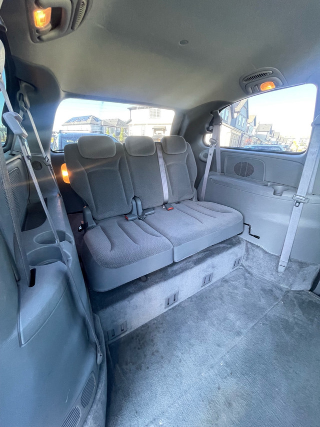  2006 Dodge Grand Caravan Wheelchair van  in Cars & Trucks in Calgary - Image 4