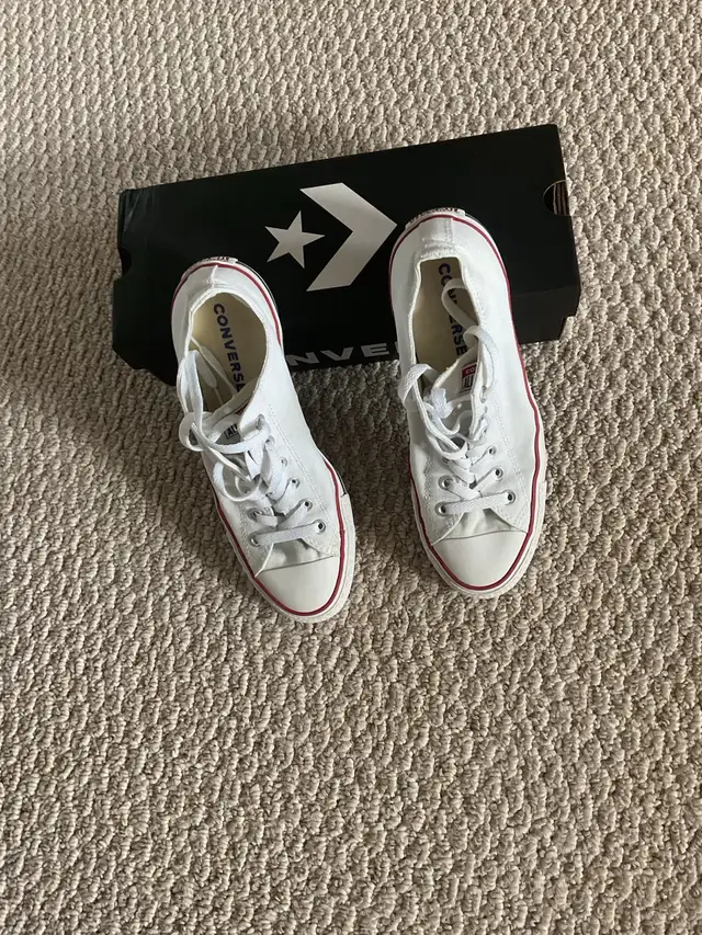 Converse snickers  in Men's Shoes in Cambridge - Image 2