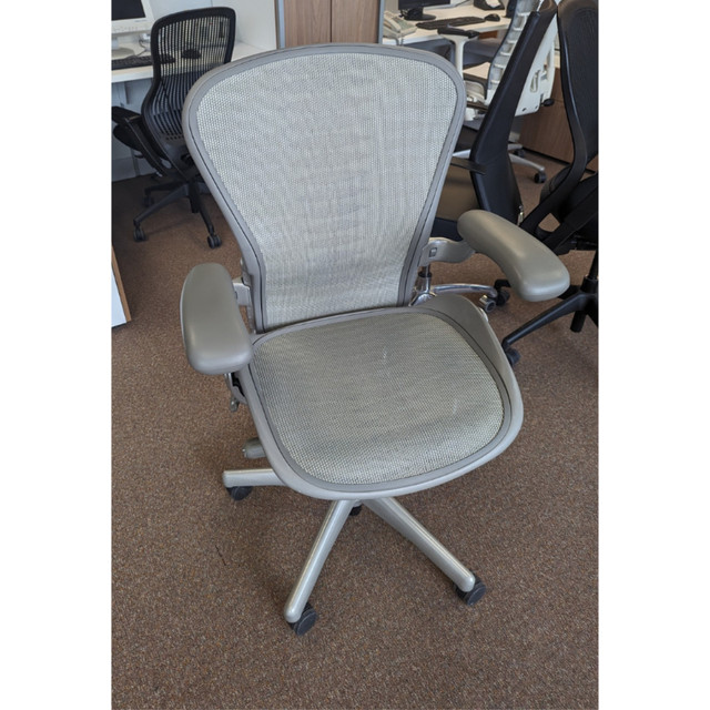 HERMAN MILLER | Aeron Size B Chair in Chairs & Recliners in Mississauga / Peel Region