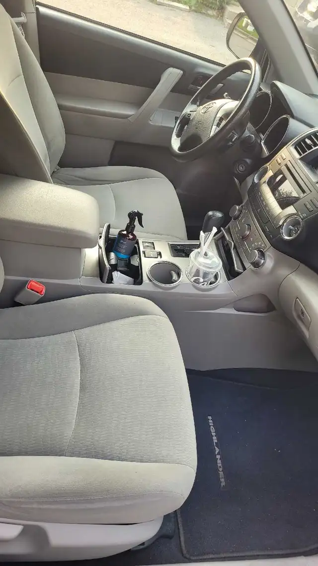 2013 highlander base model 566985192700661762
