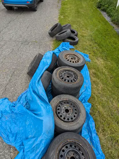 Brocante éphémère ouverte du 30 juin au 6 juillet. Semaine: de 11h à 19h Fin de semaine: de 8h à 15h...
