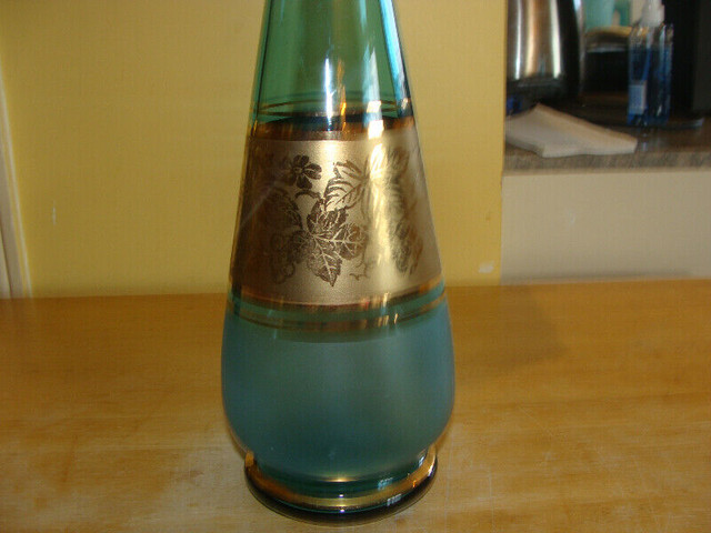 jolie bouteille pour décoration, en verre, couleur turquoise dans Art et objets de collection  à Laval/Rive Nord - Image 3