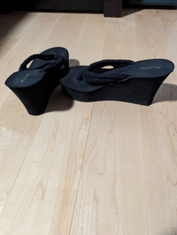 Aldo Wedge Sandals Size 9