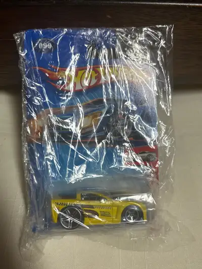 2004 First Editions #99 ‘Tooned 2005 Corvette Car Collect 1:64 Hot Wheels Mattel(Z)