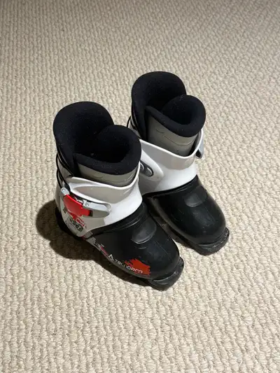 Tecnopro T40 Junior Ski Boots – Size 19.5, View more