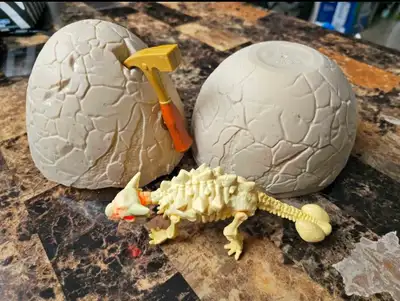Like New Robo Alive T-Rex Dino Fossil Find - Dinosaur Fossils Digging Kit Light up and sound as well...