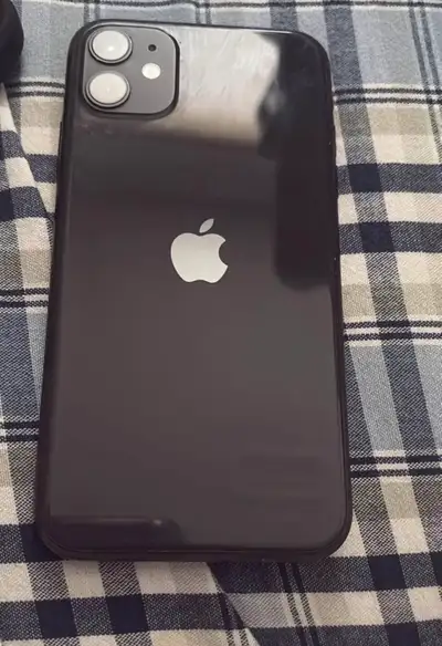 iPhone 11 W otterbox , View more
