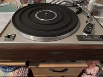 Pioneer ES 2000 turntable, View more